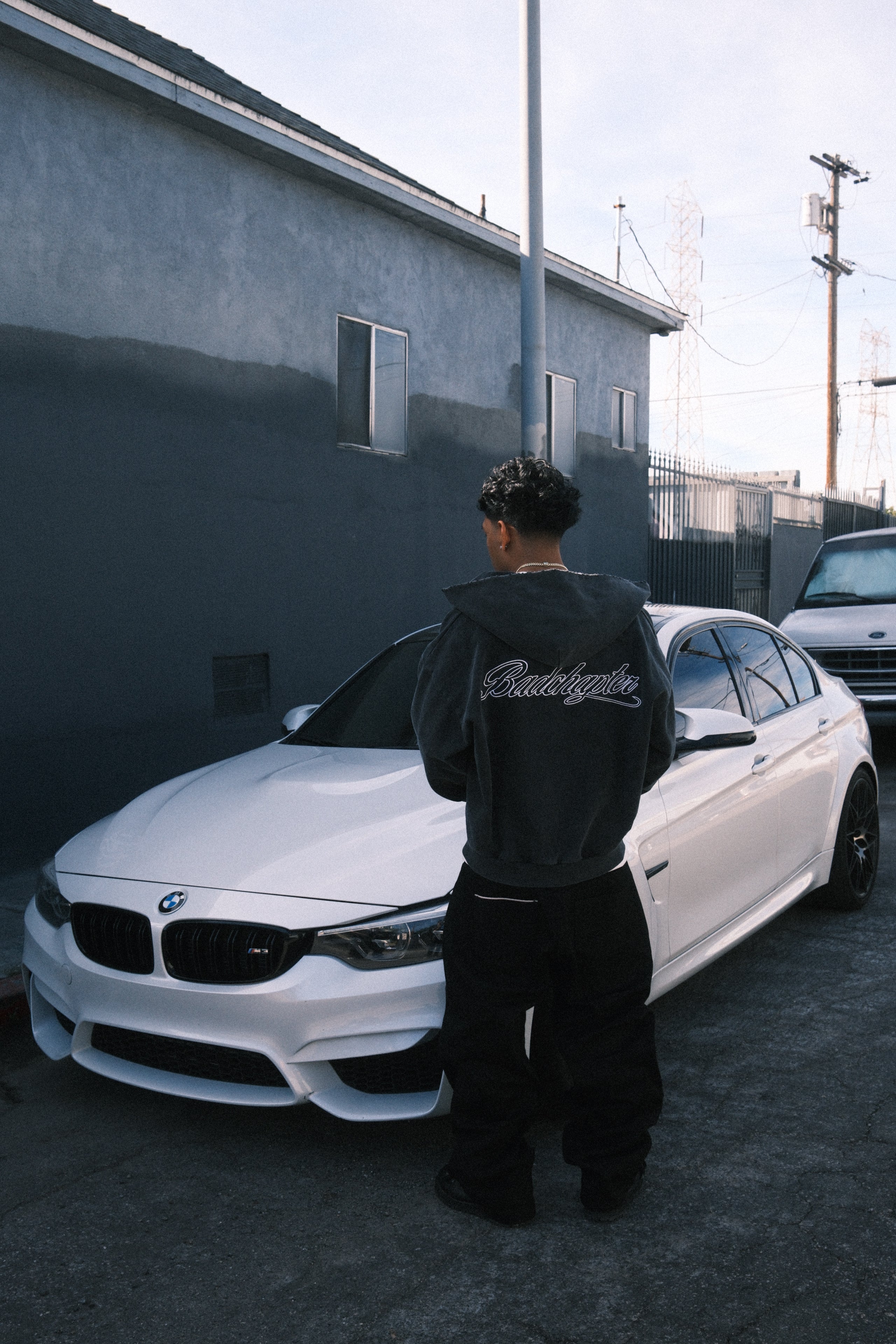 BLACK THRASHED ZIPUP