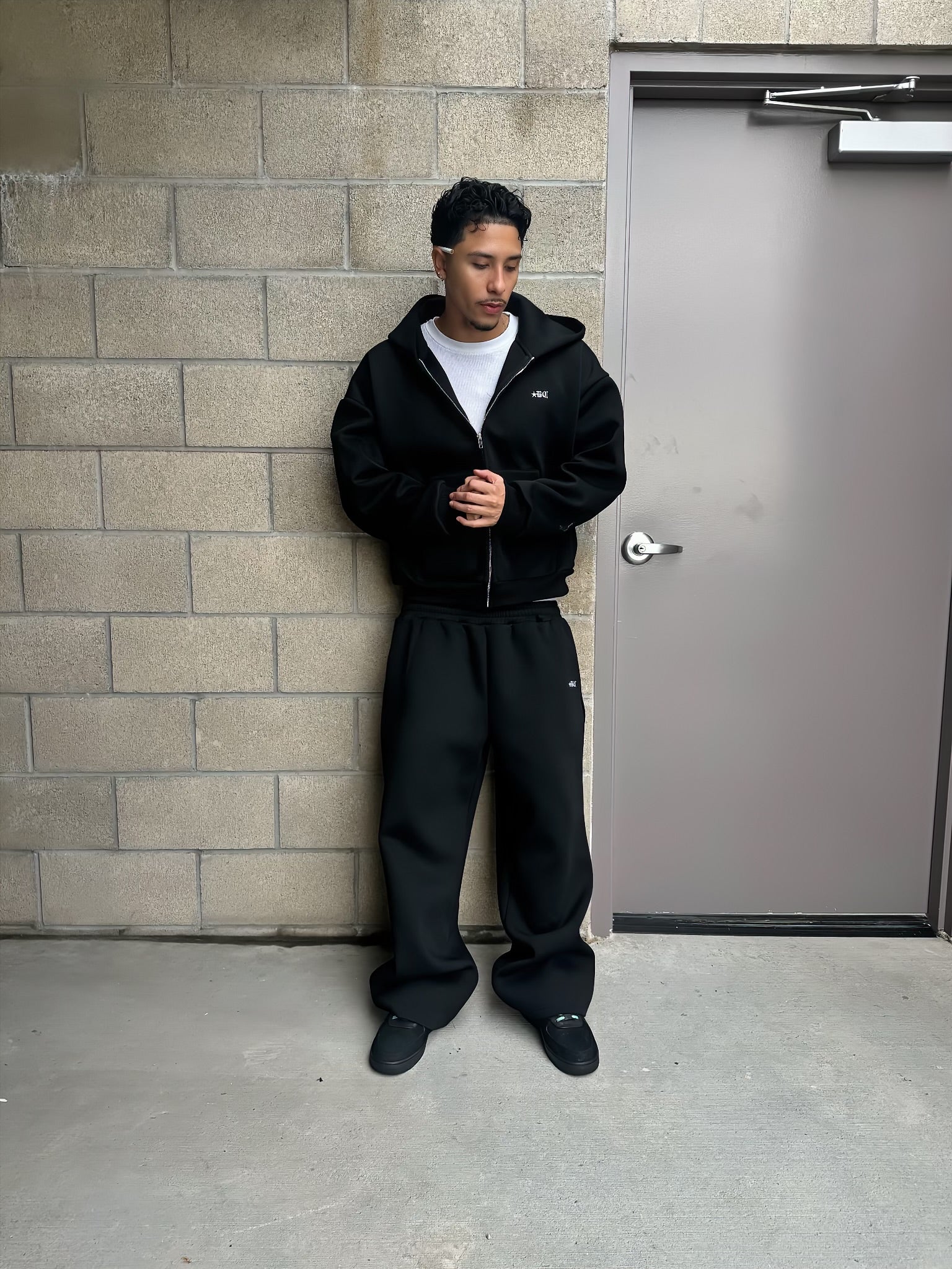 BADCHAPTER BASIC ZIPUP (BLACK)