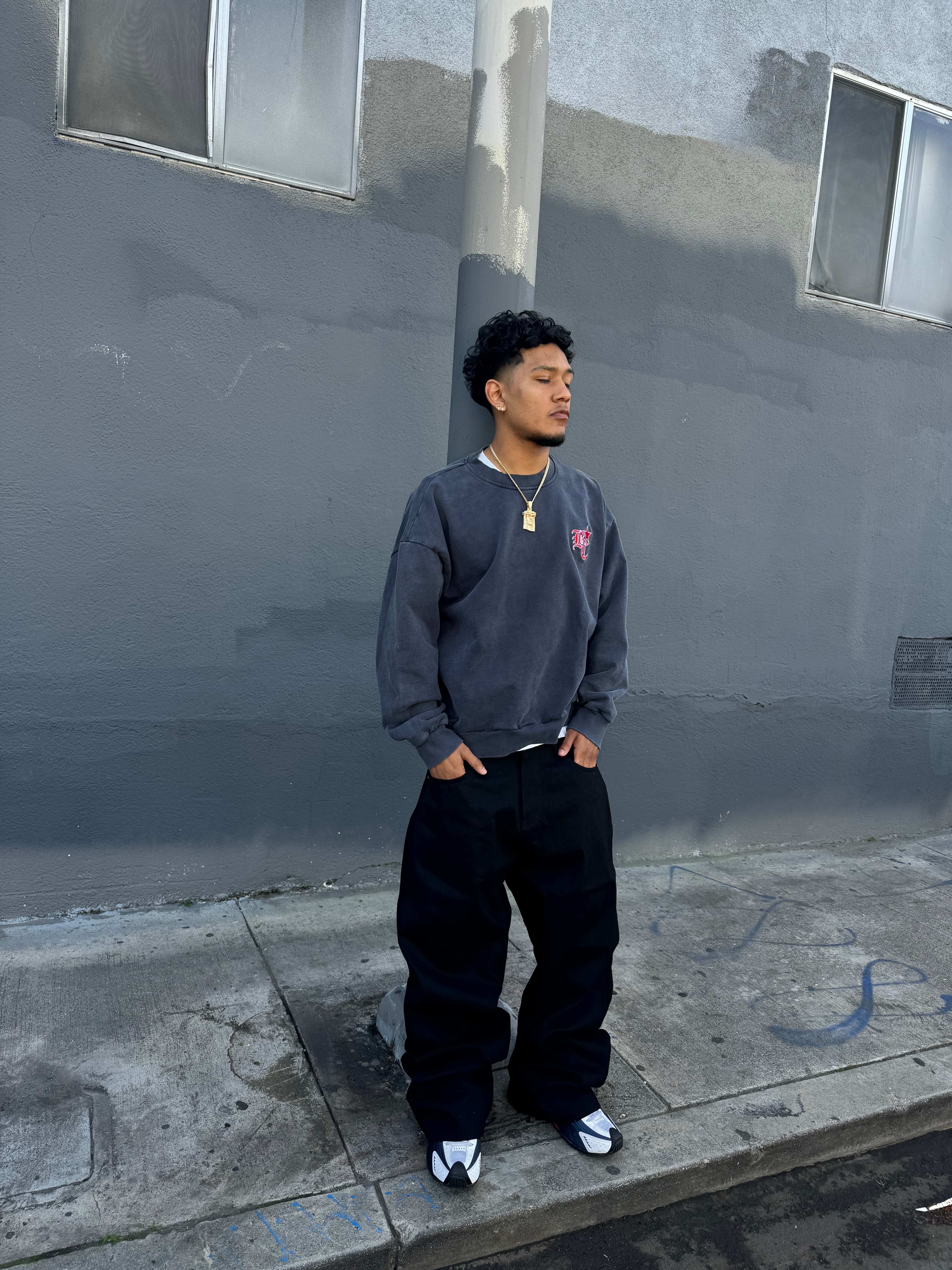 WASHED NAVY CREWNECK