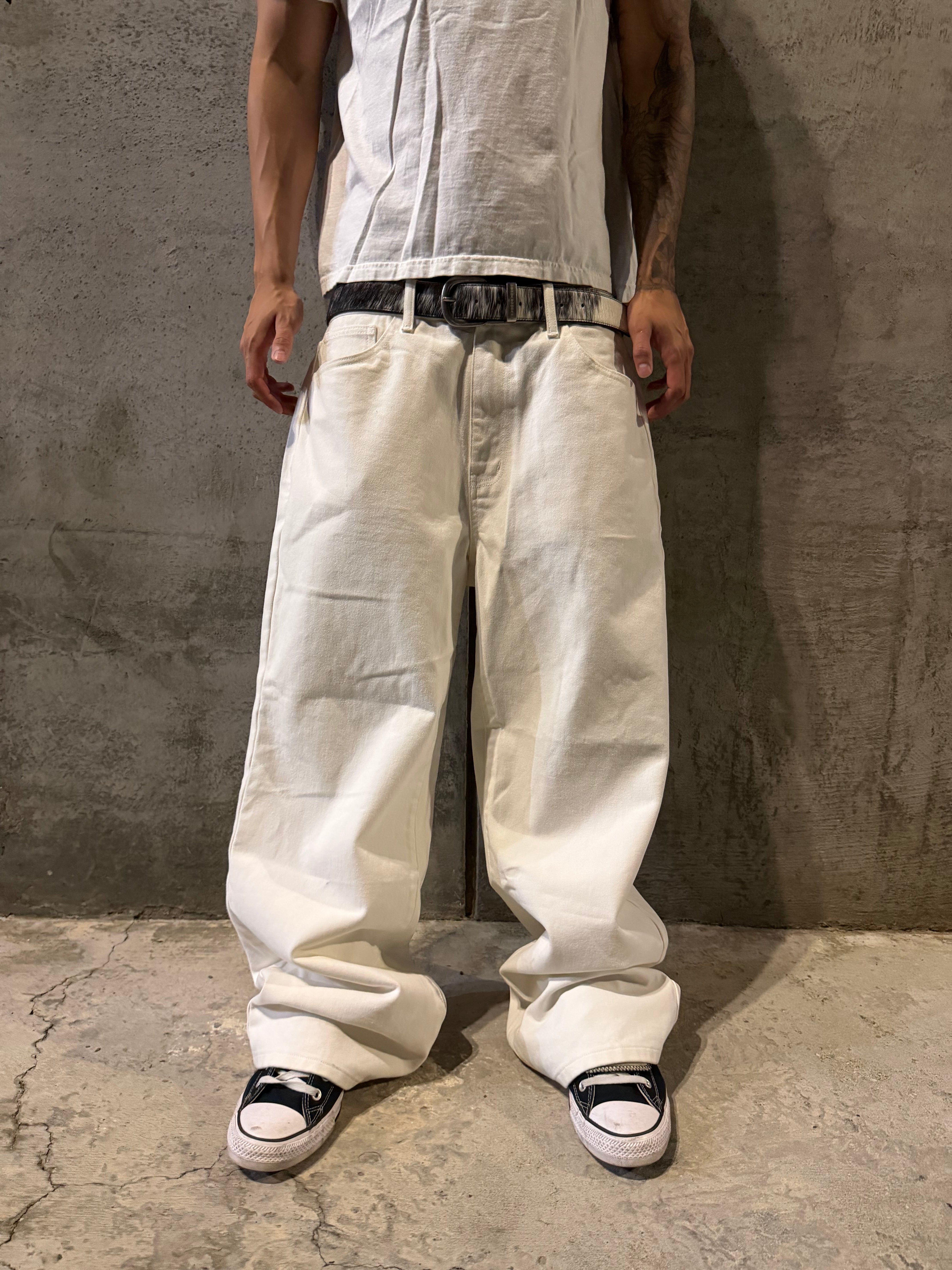 WHITE DENIM
