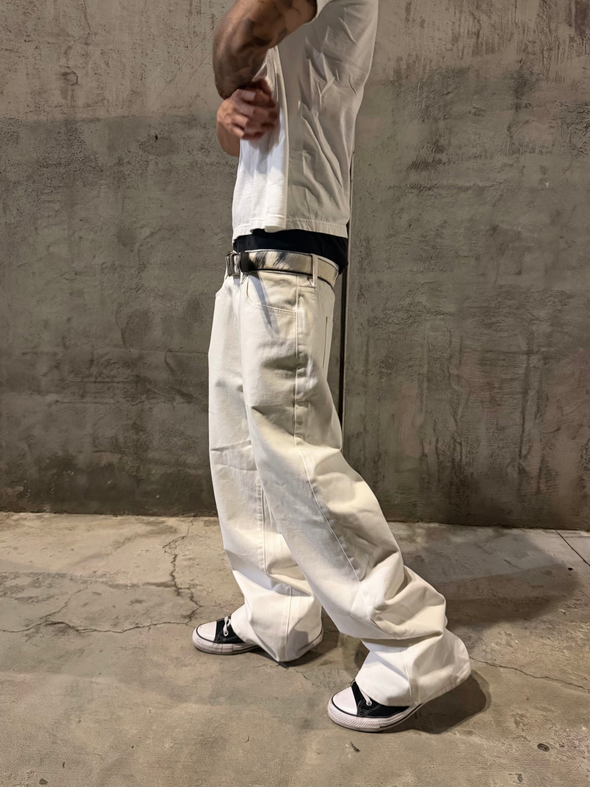 WHITE DENIM