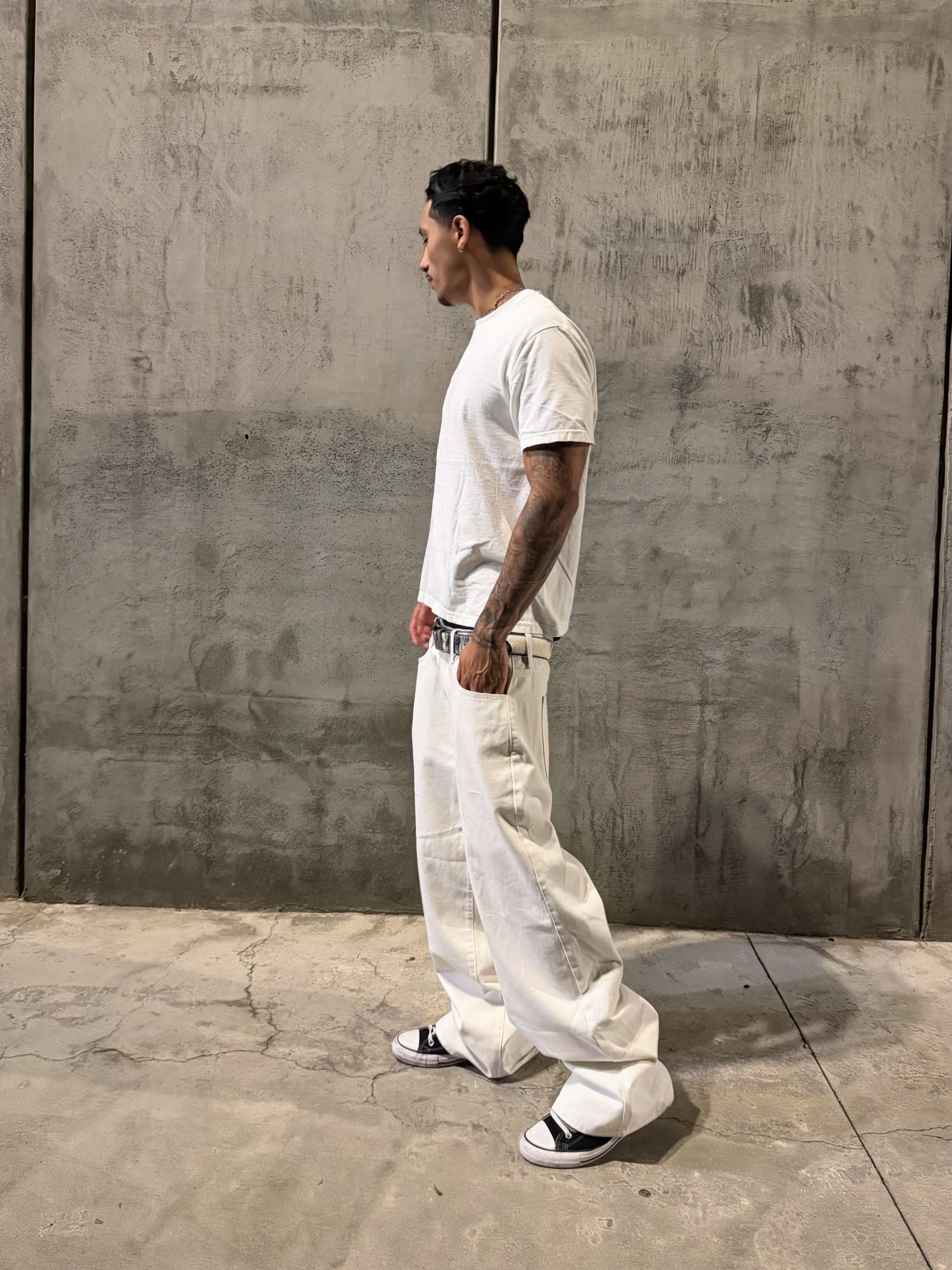 WHITE DENIM
