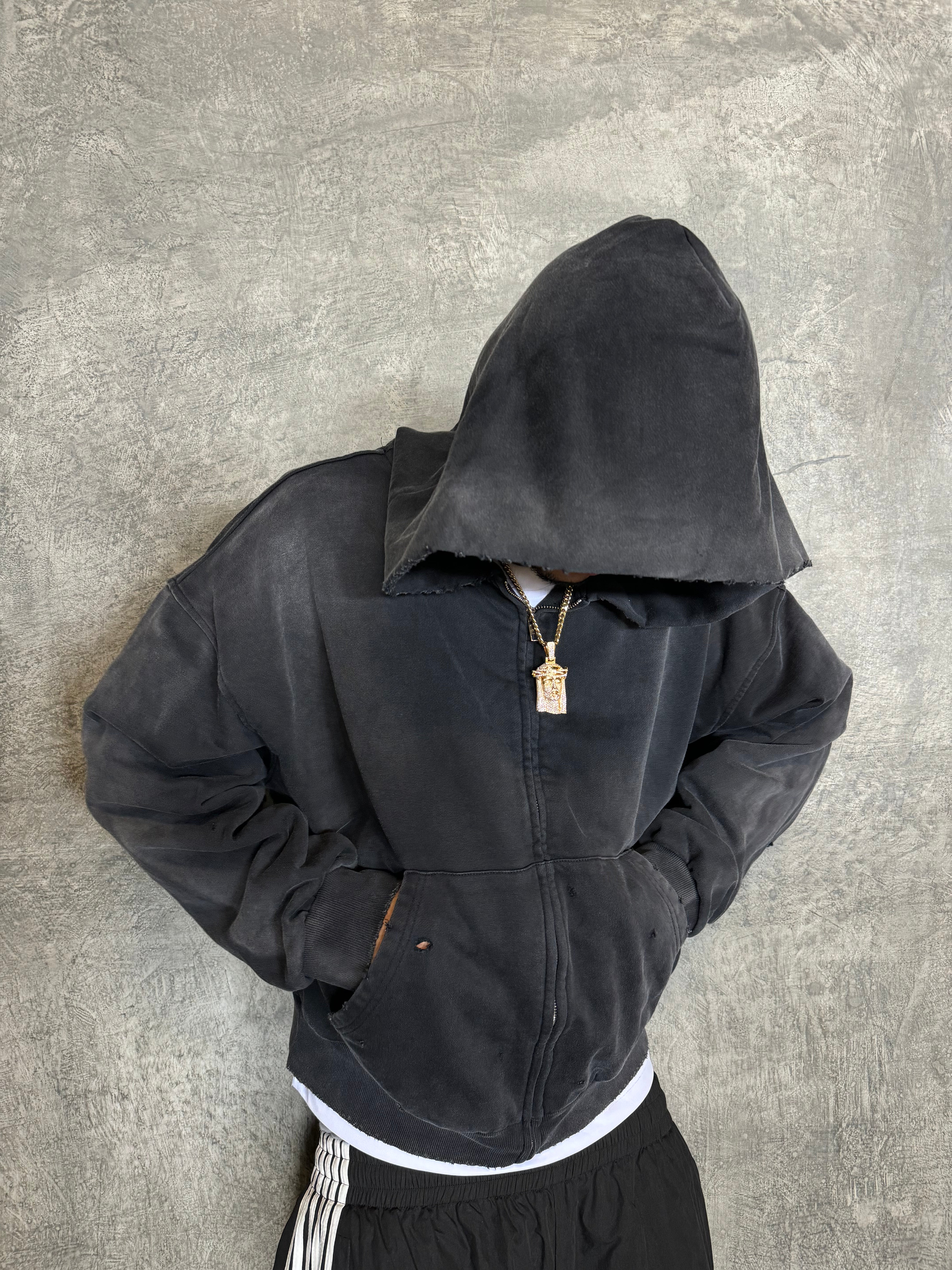 DISTRESSED ZIP UP